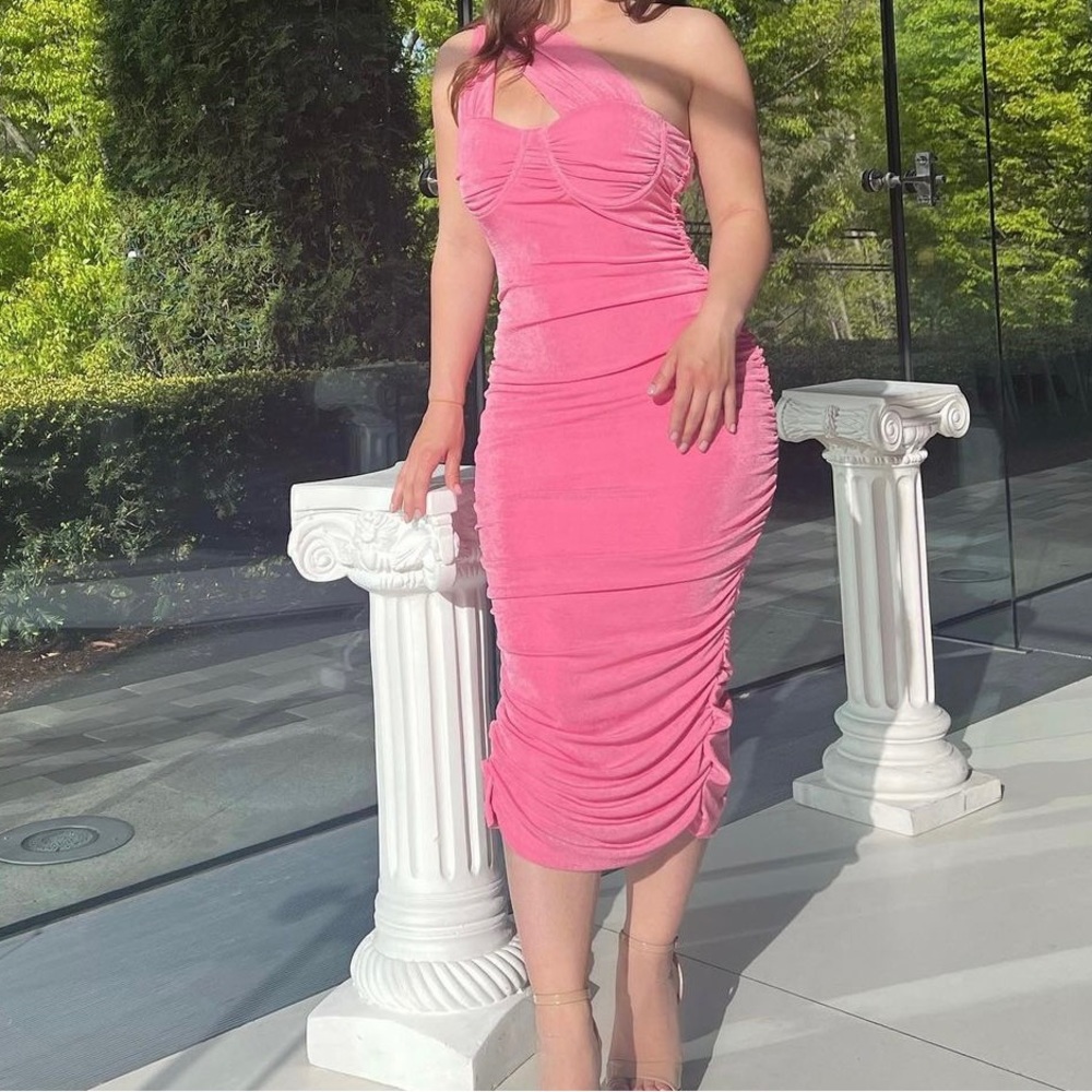 Hot pink bodycon ruched midi dress